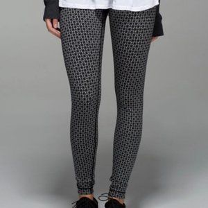 Deals for Lululemon Printed Leggings 